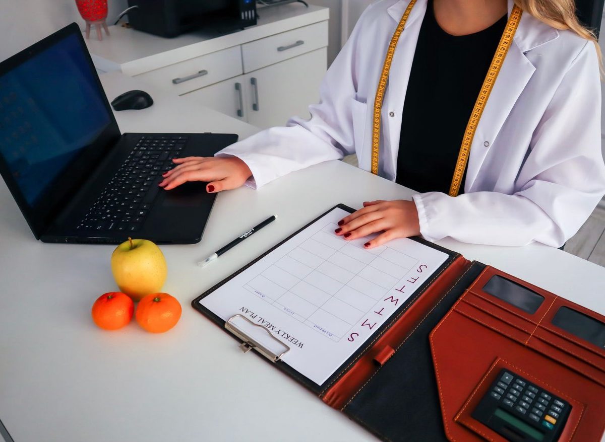 Nutritionniste ou diététicienne : différences et quand consulter